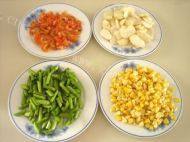 虾仁玉米炒芦笋做法图解1)
