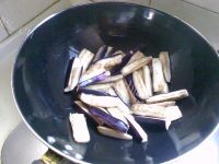 五味俱全的茄子烧豆角做法图解4)