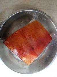 食欲满满的芋头扣肉做法图解4)