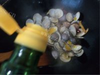 美味佳肴般的爆炒花蛤做法图解5)