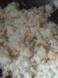 美味的咖喱炒饭做法图解8)