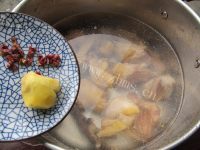 营养的山药炖鸡做法图解4)