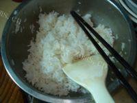 色味俱全的美味蛋炒饭做法图解4)