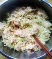 自制西葫芦肉馅饼做法图解2)