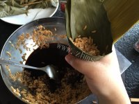 美味的腊肉粽子做法图解5)