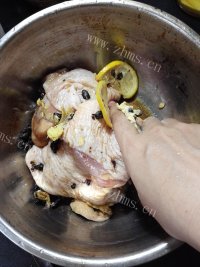 美味的腐乳豆豉蒸鸡做法图解8)