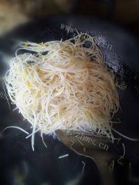 甘脆的清炒豆芽做法图解5)