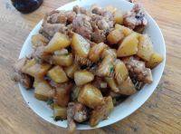 家常菜土豆焖鸡翅