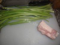 「DIY美食」芹菜炒肉做法图解1)