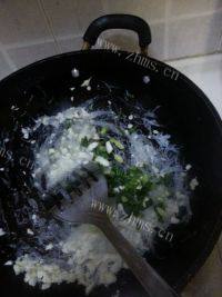 有趣的蒜蓉粉丝蒸扇贝做法图解8)