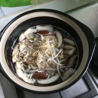 风味香菇丸子砂锅做法图解7)