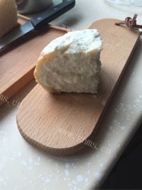 唇齿留香的奶酪包做法图解7)