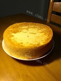 自制葡萄干戚风蛋糕做法图解28)