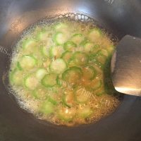 美味的上汤丝瓜做法图解7)