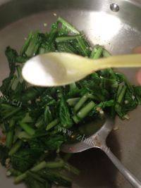美味的蒜香青菜做法图解9)