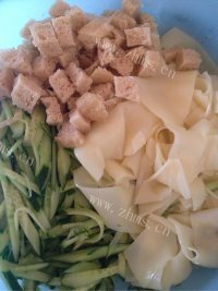 好吃的凉皮做法图解2)