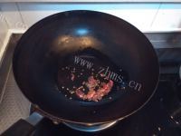 美味三酱爆乳鸽做法图解4)
