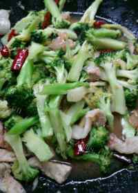 肉炒西兰花做法图解4)