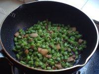 「美味可口」豆角炒肉做法图解6)