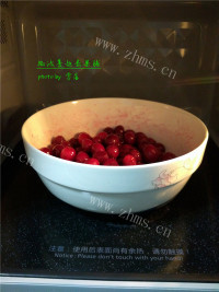 特色微波蔓越莓果脯做法图解4)