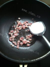 美味的香菇肉酱拌面做法图解3)
