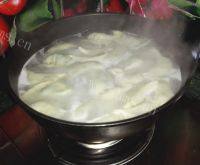 自己做的荠菜猪肉水饺做法图解14)
