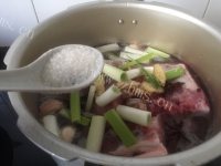 咸香熏五花肉做法图解4)