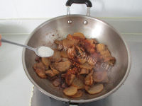 可口的干锅白萝卜五花肉的做法图解十二