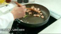 家常菜西兰花炒虾仁做法图解6)