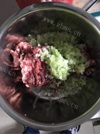 DIY牛肉丸子汤做法图解1)