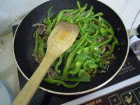 味道不错的青椒肉丝做法图解13)