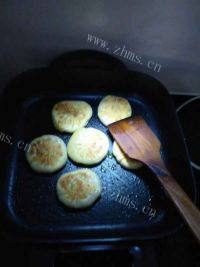 家常猪肉葱花馅饼做法图解6)