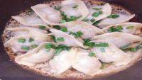 美味的冰花煎饺做法图解4)