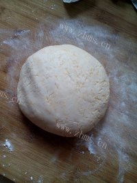 诱人的南瓜饼做法图解5)