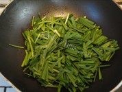 韭菜炒粉丝做法图解6)
