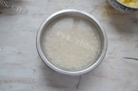 美味的荷叶蒸饭做法图解5)