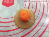 诱人的蛋黄酥做法图解12)