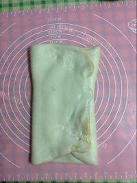 自制椒盐油酥烧饼做法图解11)