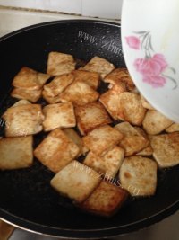 脆嫩可口的香煎豆腐做法图解9)
