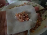 自制玉米香菇猪肉馄饨做法图解8)
