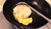 好吃的酱油炒饭做法图解6)