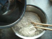 茴香烧饼做法图解2)