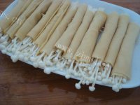 美味铁板豆皮金针菇卷做法图解7)