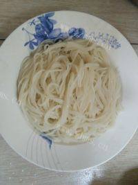 美味的西红柿鸡蛋拌面做法图解8)