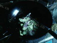 家常菜肉片炒扁豆做法图解7)