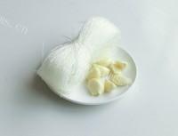 美味的蒜蓉粉丝蒸扇贝做法图解2)