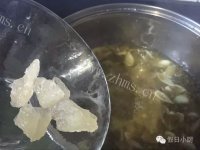 美味的绿豆百合汤做法图解4)