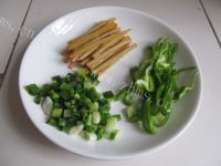 质嫩爽口的炒面做法图解2)
