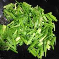 特下饭的芹菜炒肉做法图解5)