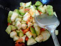 「家有大厨」番茄炒丝瓜	做法图解5)